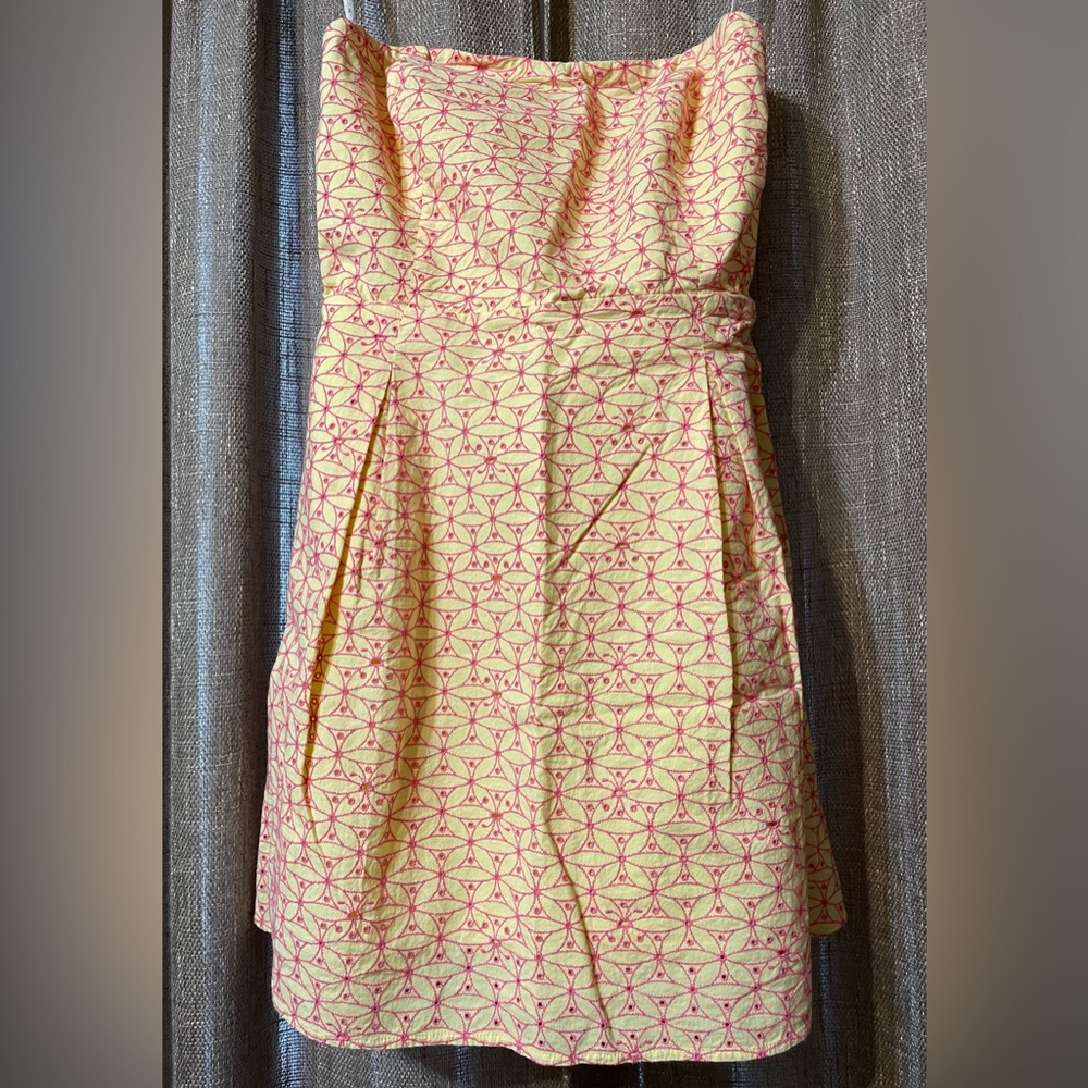 $21 ☔️ Lilly Pulitzer Yellow Dress with Pink Embroidery Size 12